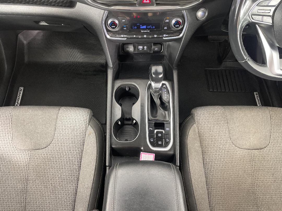 Photo '18' of Hyundai Santa FE Photo '18' of Hyundai Santa FE