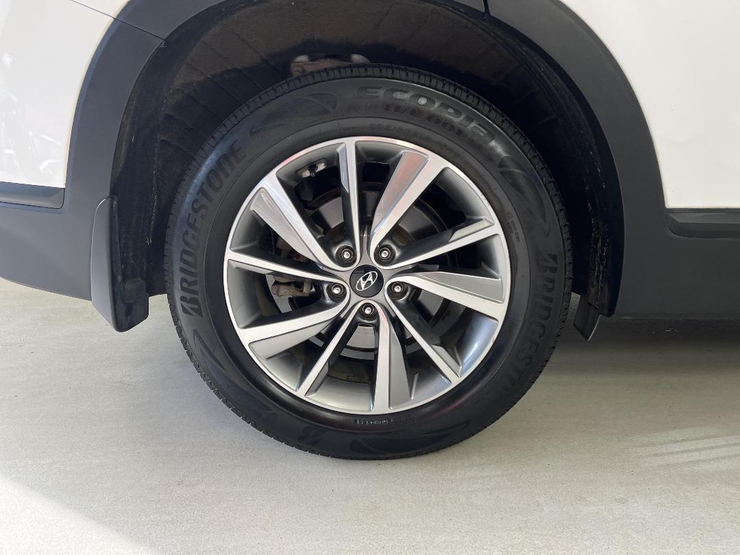 Photo '12' of Hyundai Santa FE