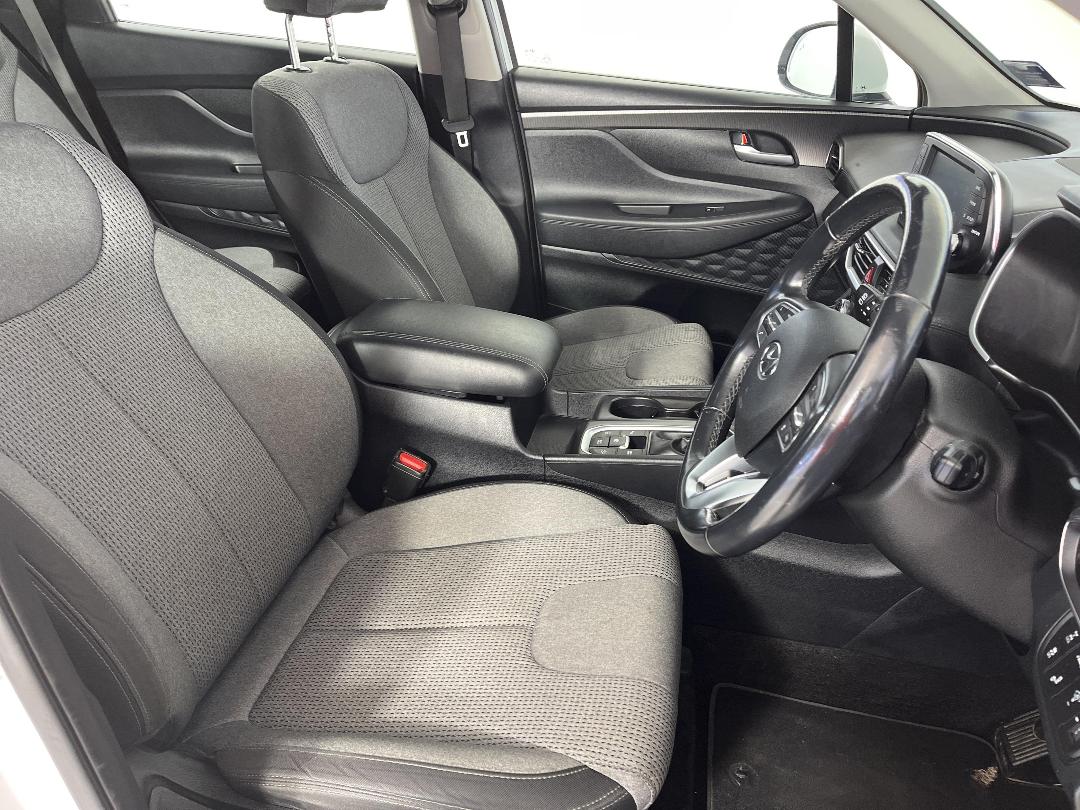 Photo '16' of Hyundai Santa FE