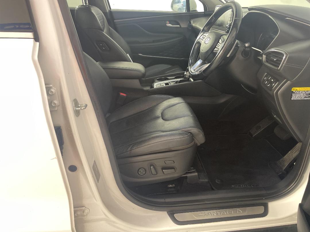 Photo '16' of Hyundai Santa FE