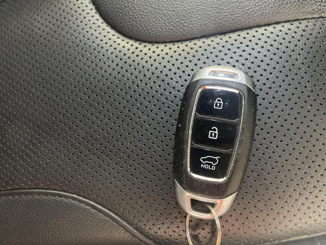 Photo '22' of Hyundai Santa FE