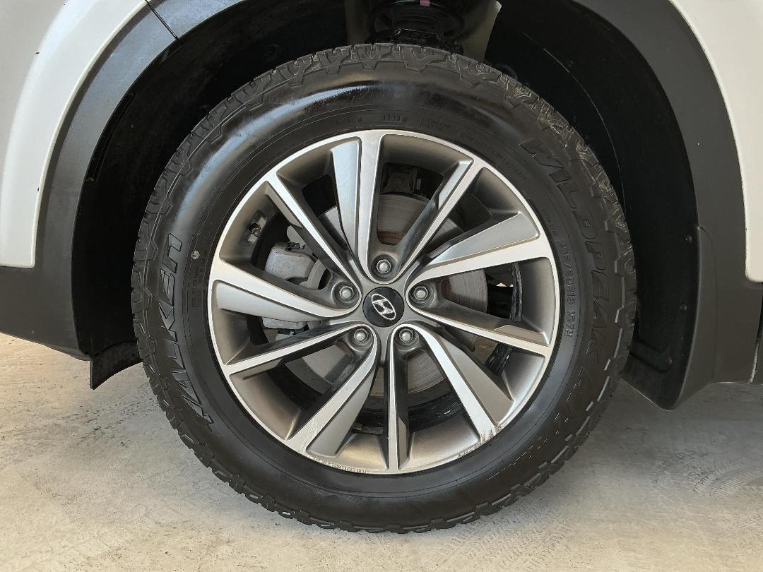 Photo '10' of Hyundai Santa FE