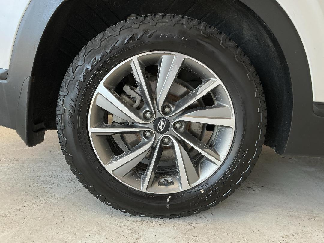 Photo '12' of Hyundai Santa FE