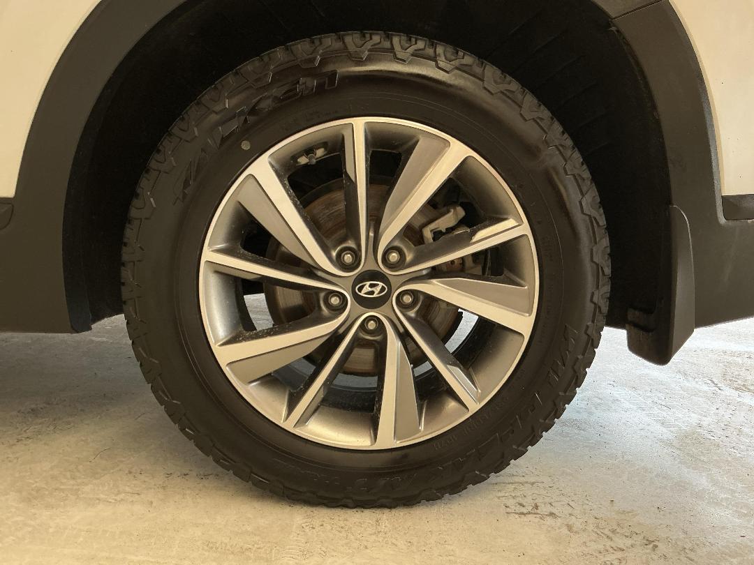 Photo '11' of Hyundai Santa FE