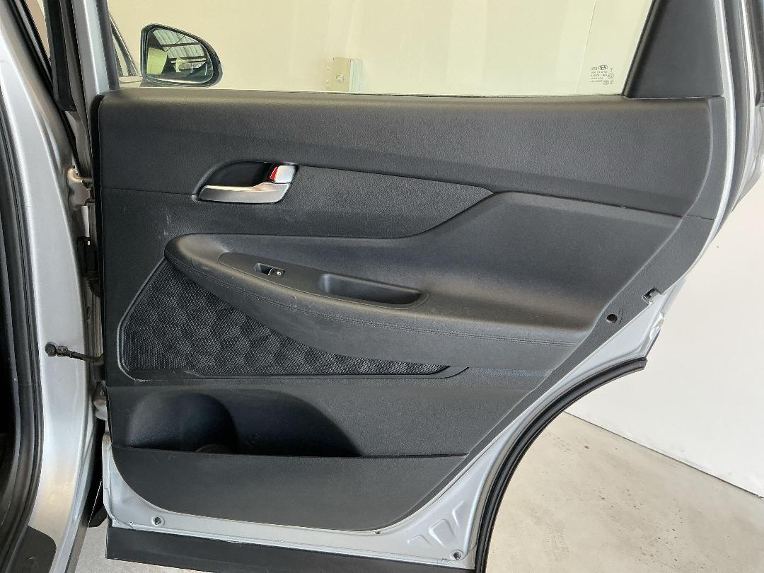 Photo '19' of Hyundai Santa FE