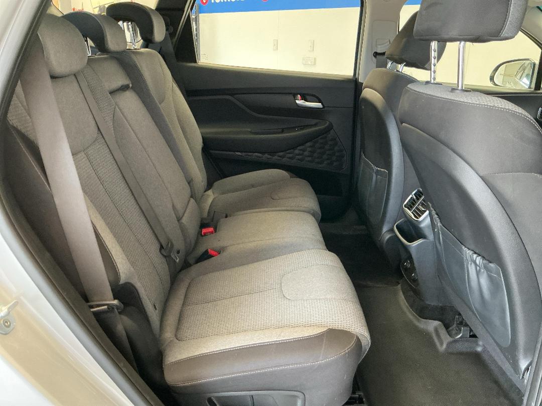 Photo '20' of Hyundai Santa FE