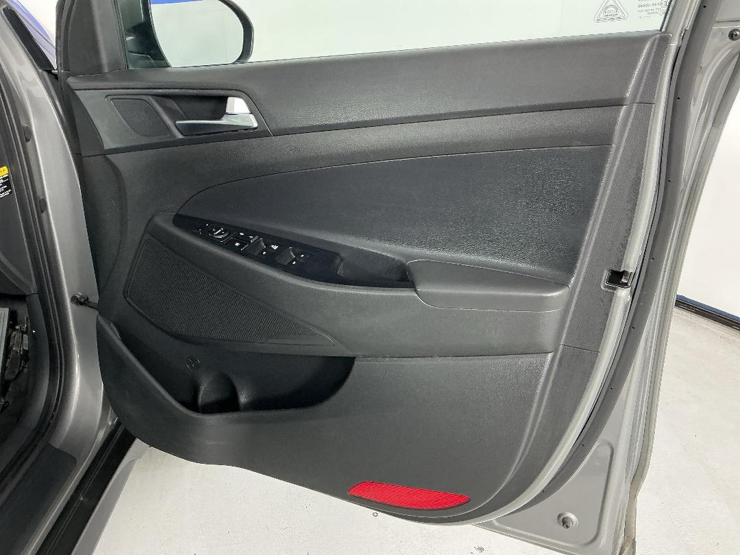 Photo '15' of Hyundai Tucson