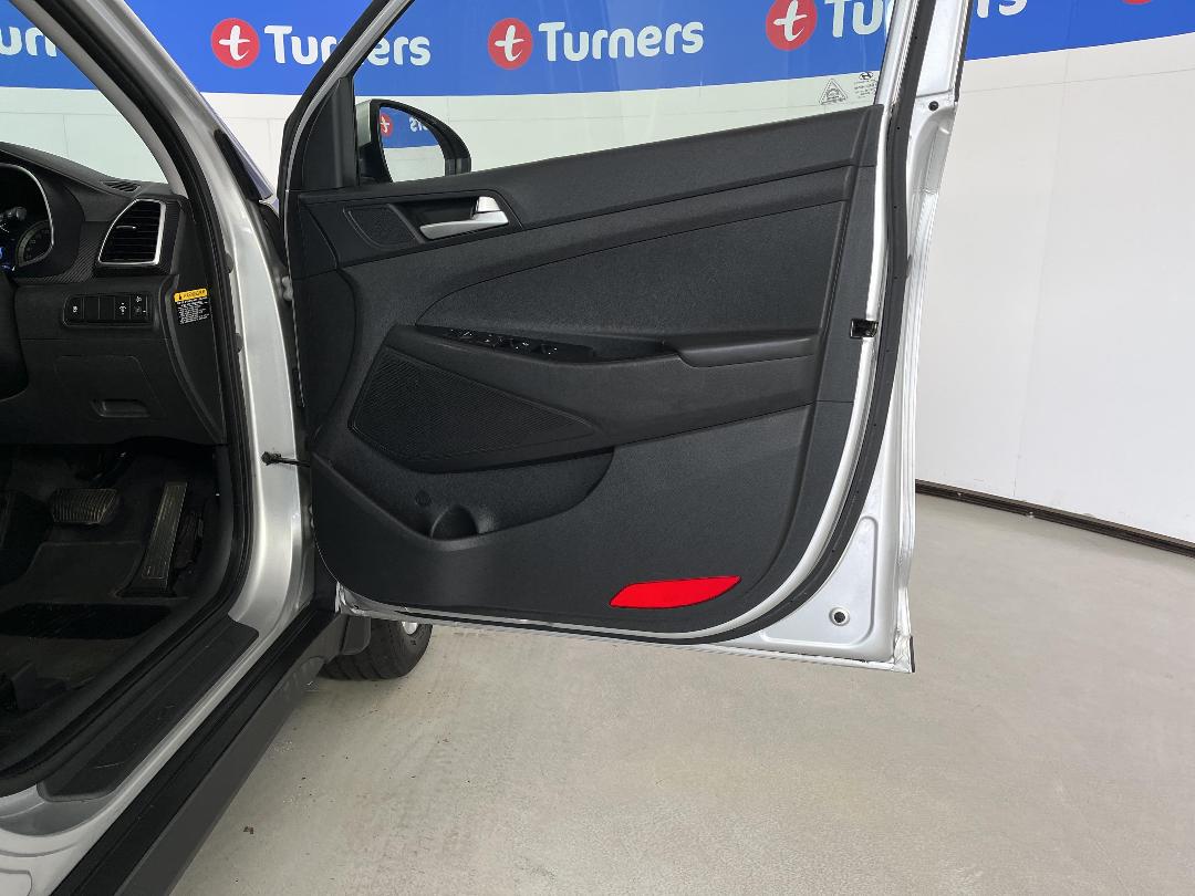 Photo '15' of Hyundai Tucson Photo '15' of Hyundai Tucson