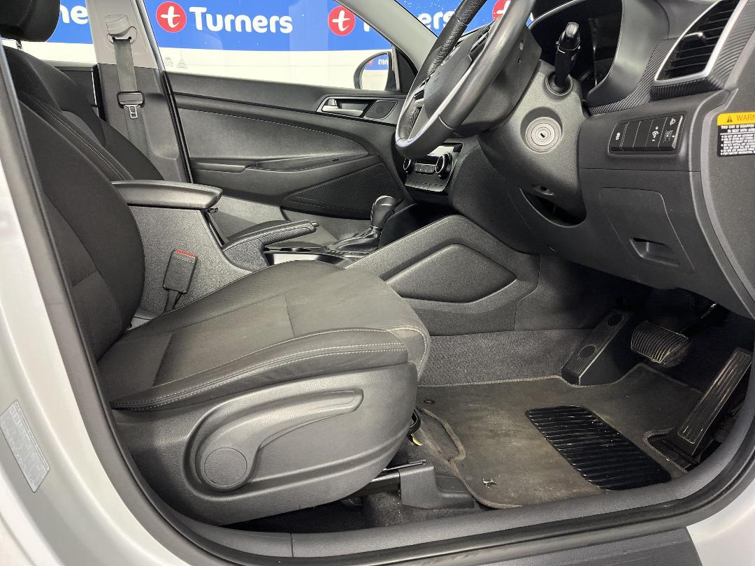 Photo '16' of Hyundai Tucson Photo '16' of Hyundai Tucson