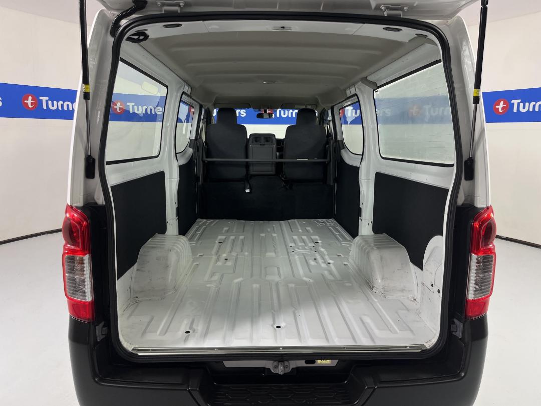 Photo '14' of Isuzu Como