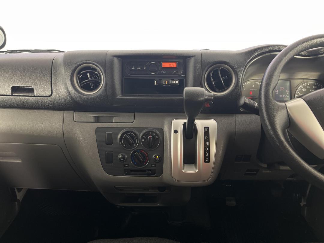 Photo '18' of Isuzu Como