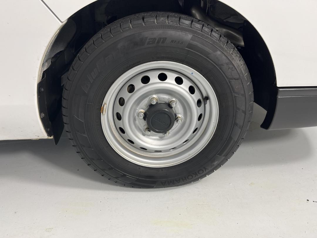 Photo '9' of Isuzu Como