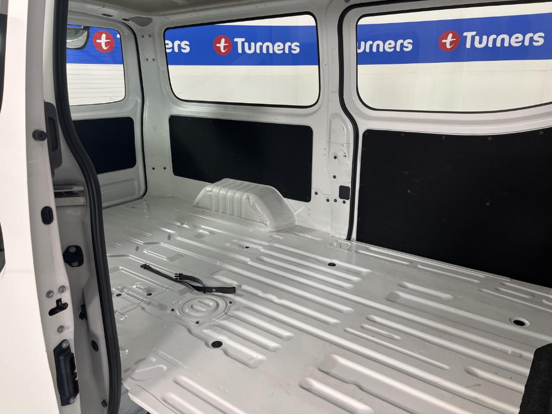 Photo '19' of Isuzu Como