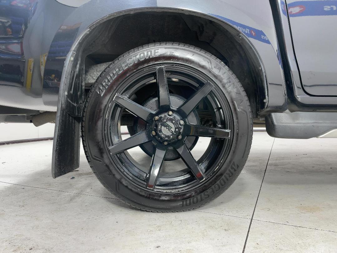 Photo '12' of Isuzu D-MAX