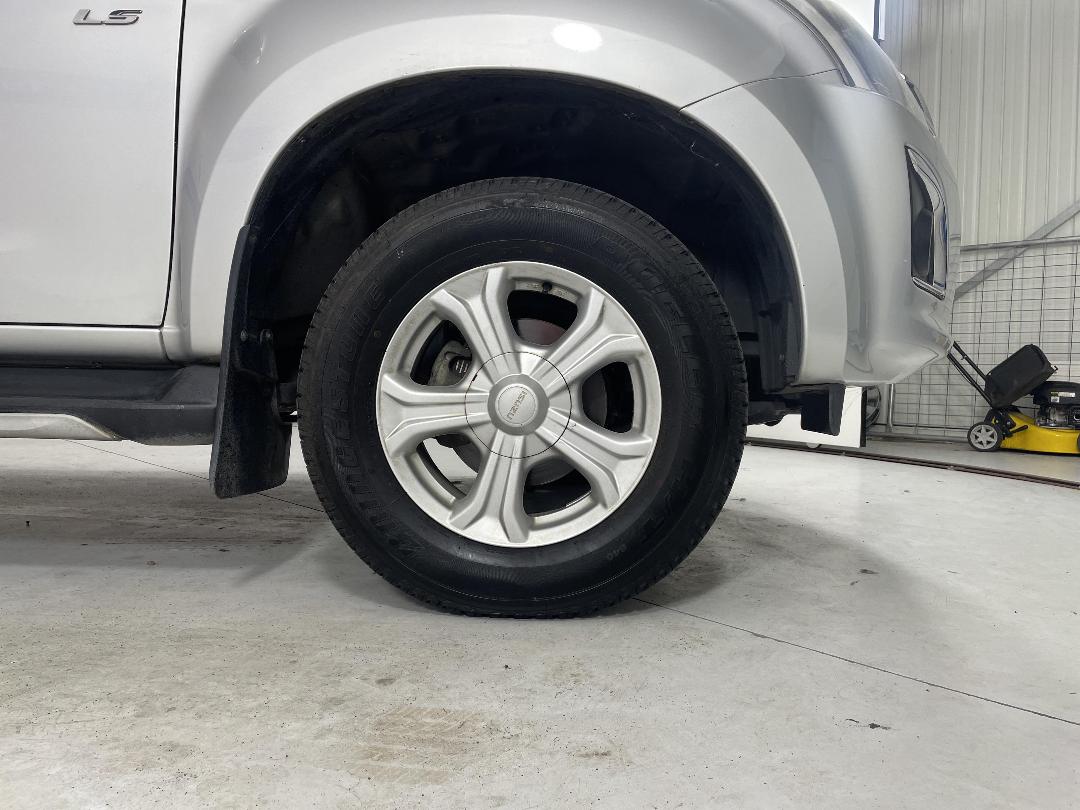 Photo '9' of Isuzu D-MAX Photo '9' of Isuzu D-MAX