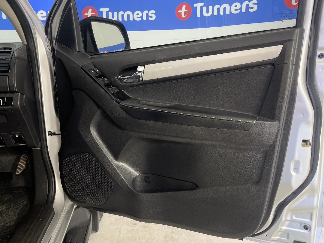 Photo '15' of Isuzu D-MAX Photo '15' of Isuzu D-MAX