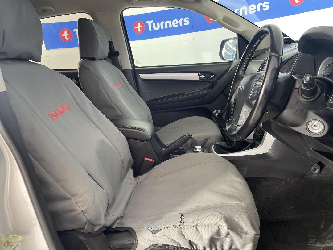 Photo '16' of Isuzu D-MAX Photo '16' of Isuzu D-MAX