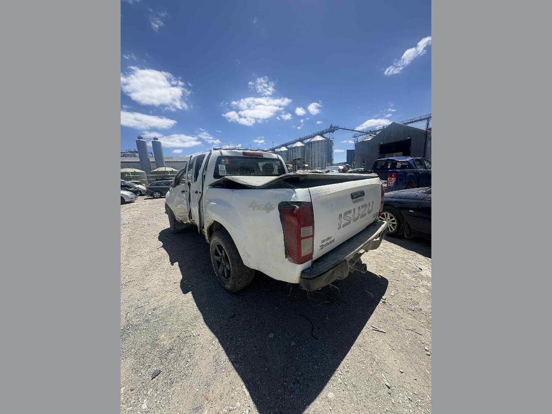 Photo '3' of Isuzu D-MAX LX DC Photo '3' of Isuzu D-MAX LX DC