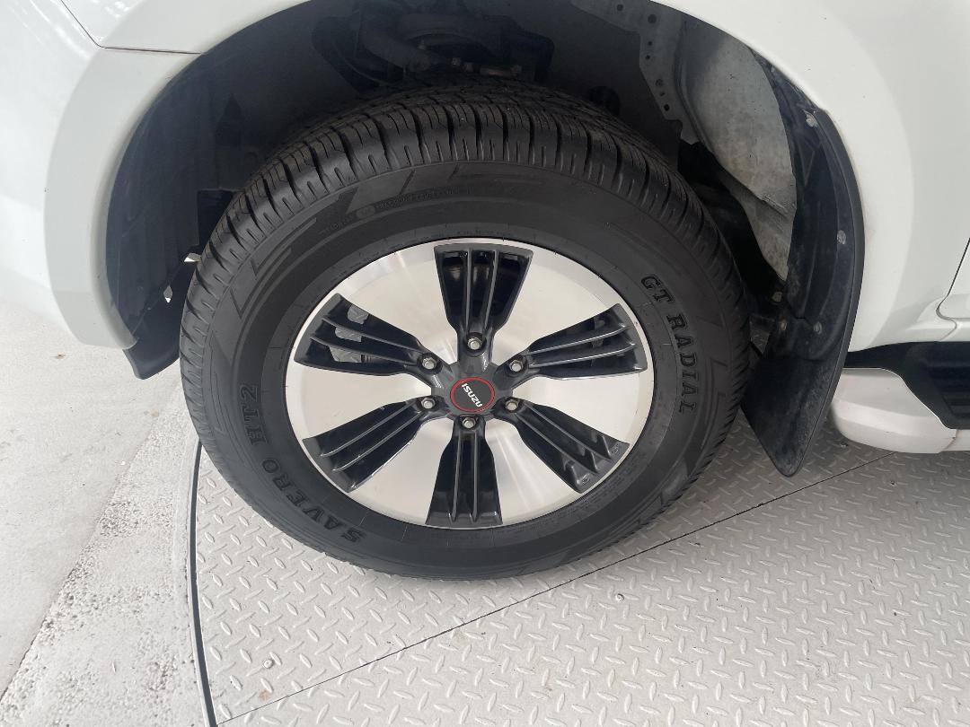 Photo '10' of Isuzu D-MAX