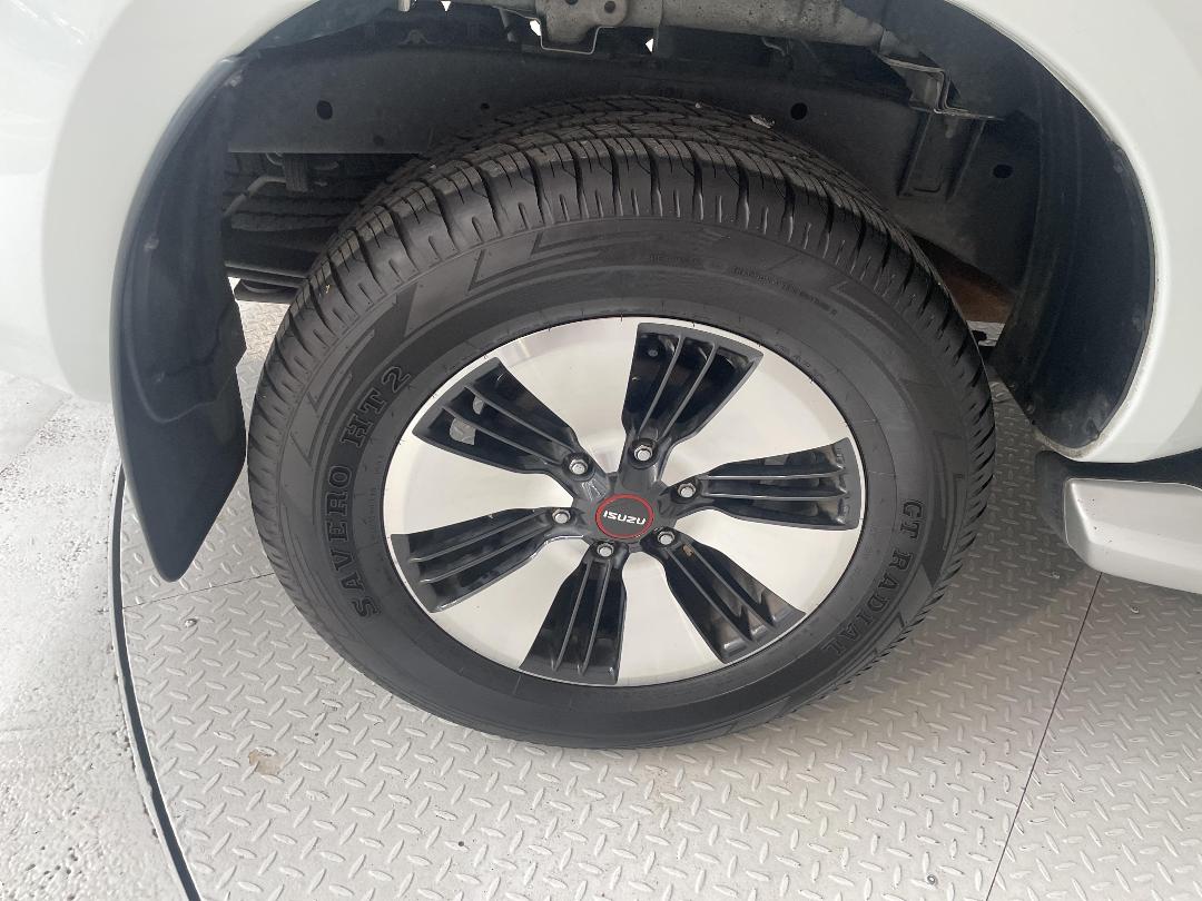 Photo '12' of Isuzu D-MAX