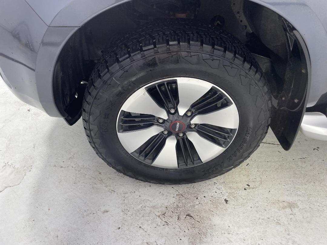 Photo '10' of Isuzu D-MAX