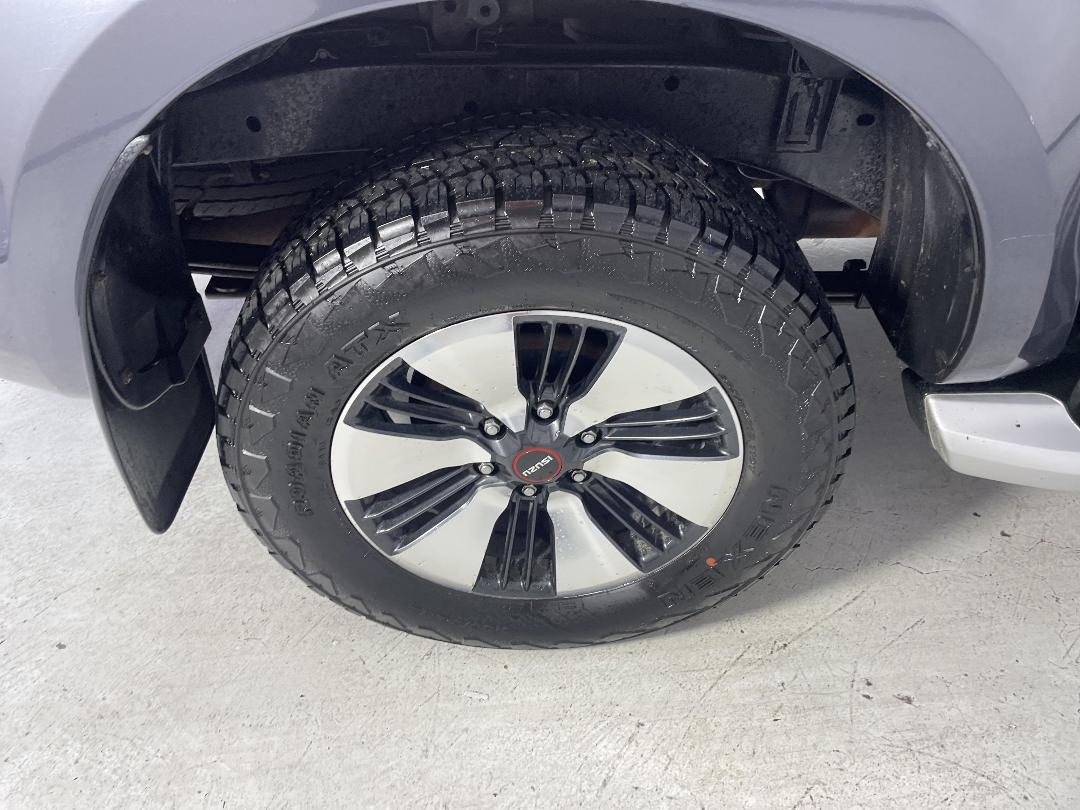 Photo '12' of Isuzu D-MAX