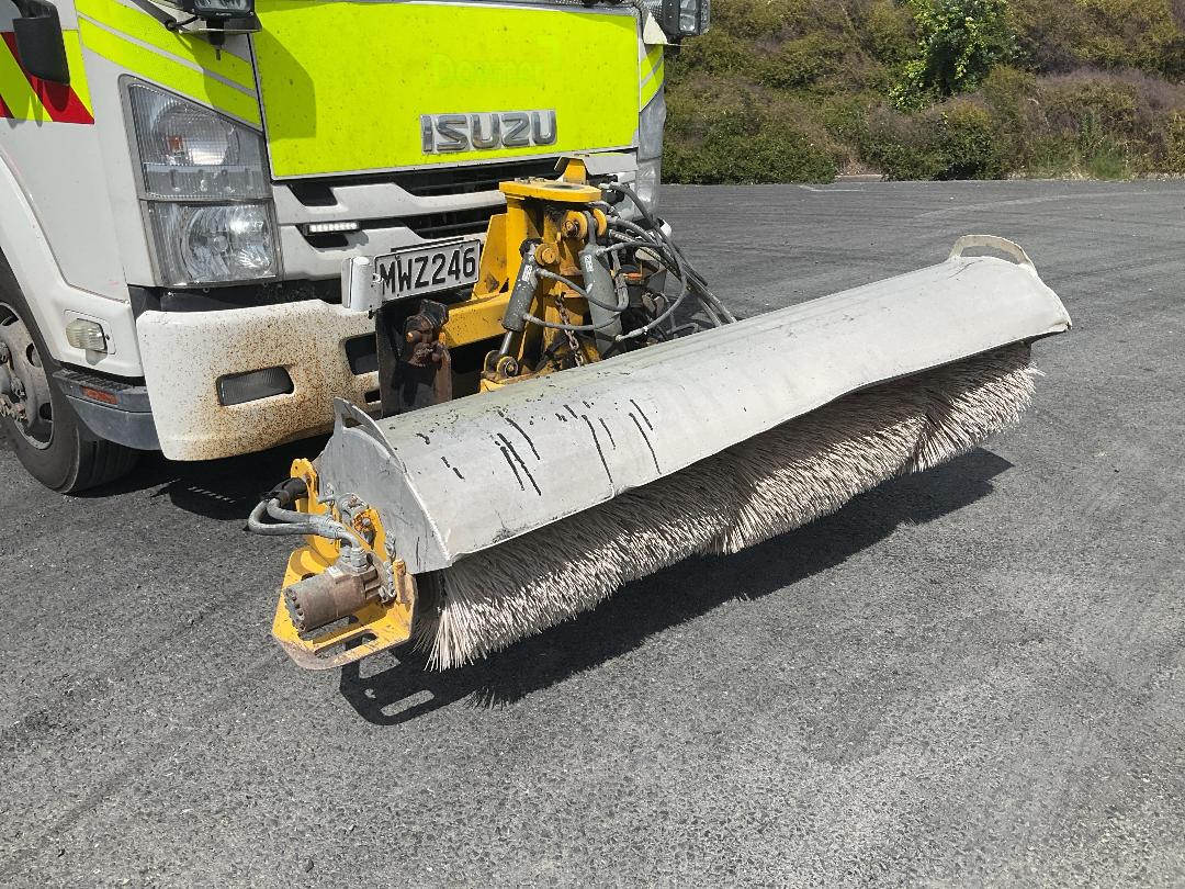 Photo '26' of Isuzu F Series FRR500 Sweeper Truck