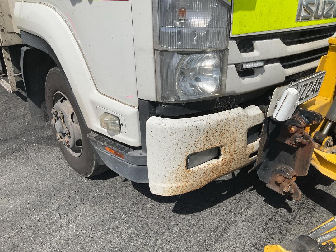 Photo '30' of Isuzu F Series FRR500 Sweeper Truck