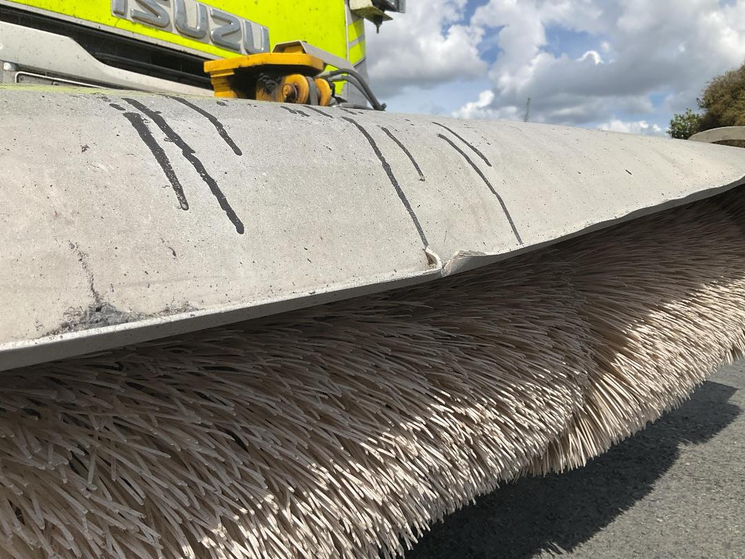 Photo '29' of Isuzu F Series FRR500 Sweeper Truck