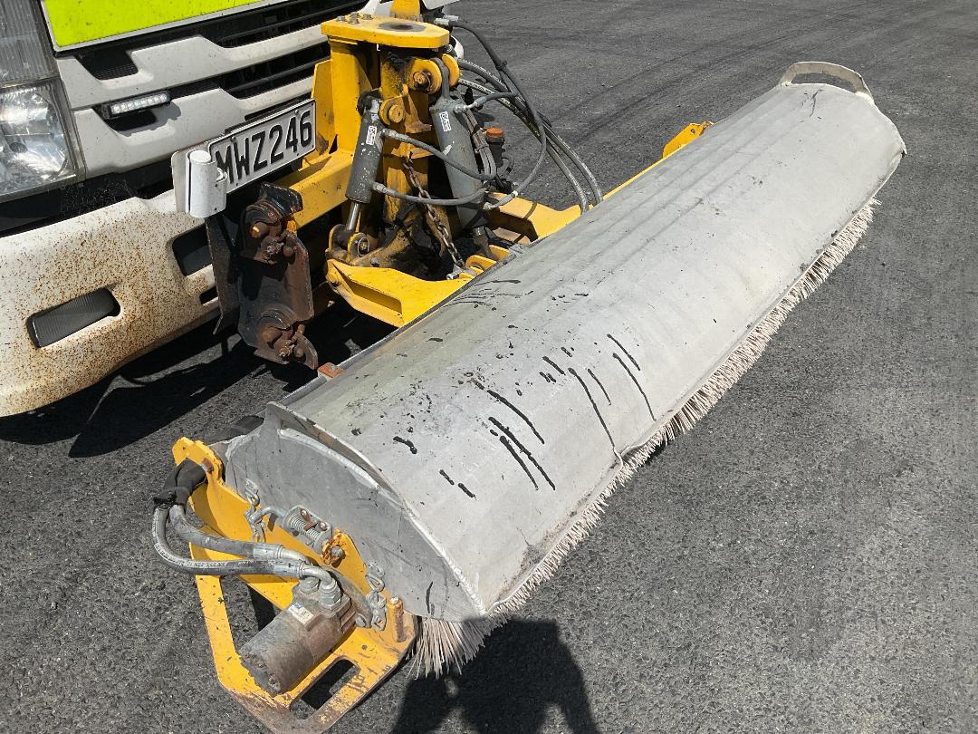 Photo '28' of Isuzu F Series FRR500 Sweeper Truck