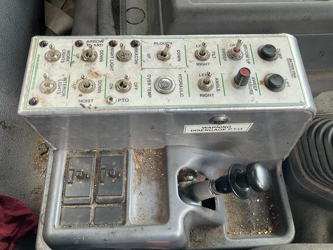 Photo '21' of Isuzu F Series FRR500 Sweeper Truck