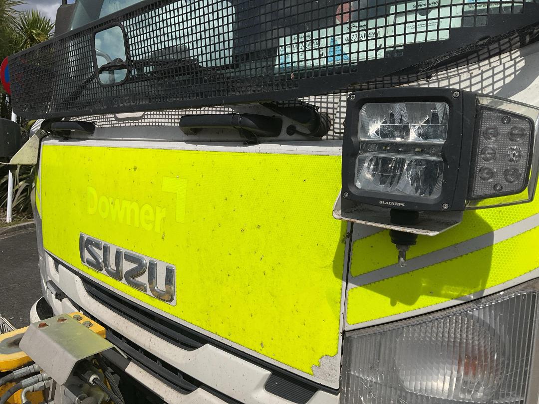 Photo '32' of Isuzu F Series FRR500 Sweeper Truck