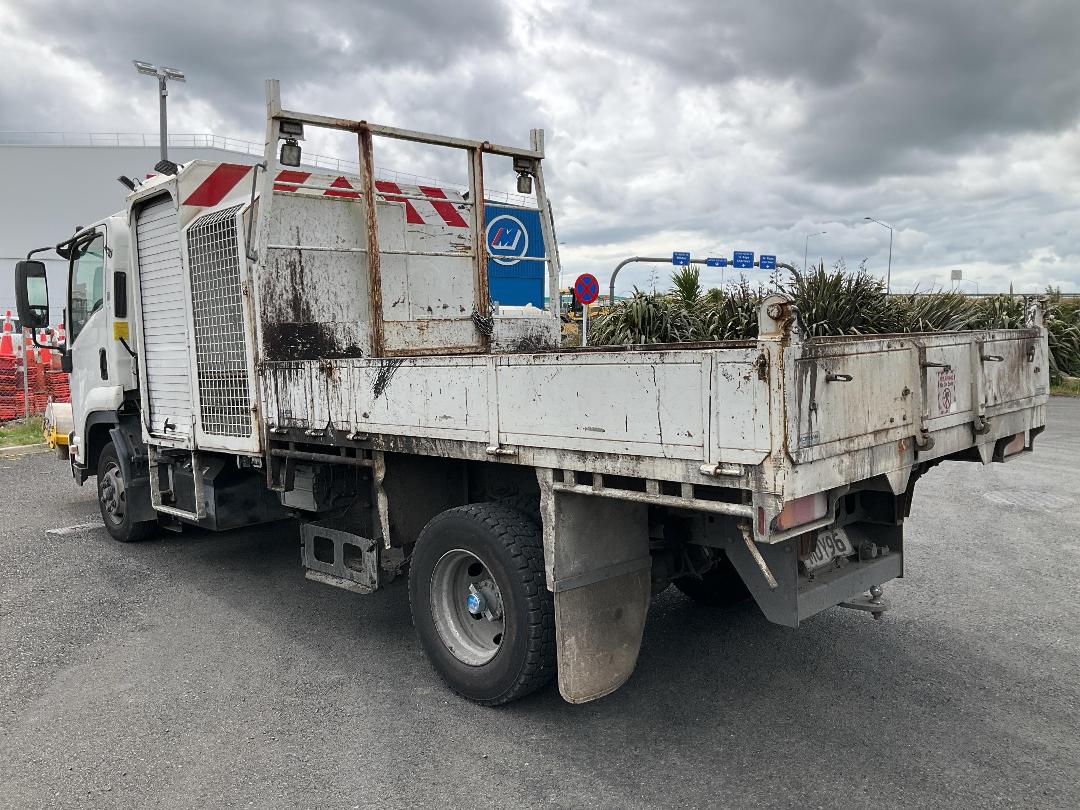 Photo '9' of Isuzu F Series FRR500 Sweeper Truck Photo '9' of Isuzu F Series FRR500 Sweeper Truck