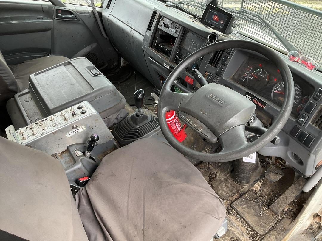 Photo '14' of Isuzu F Series FRR500 Sweeper Truck Photo '14' of Isuzu F Series FRR500 Sweeper Truck