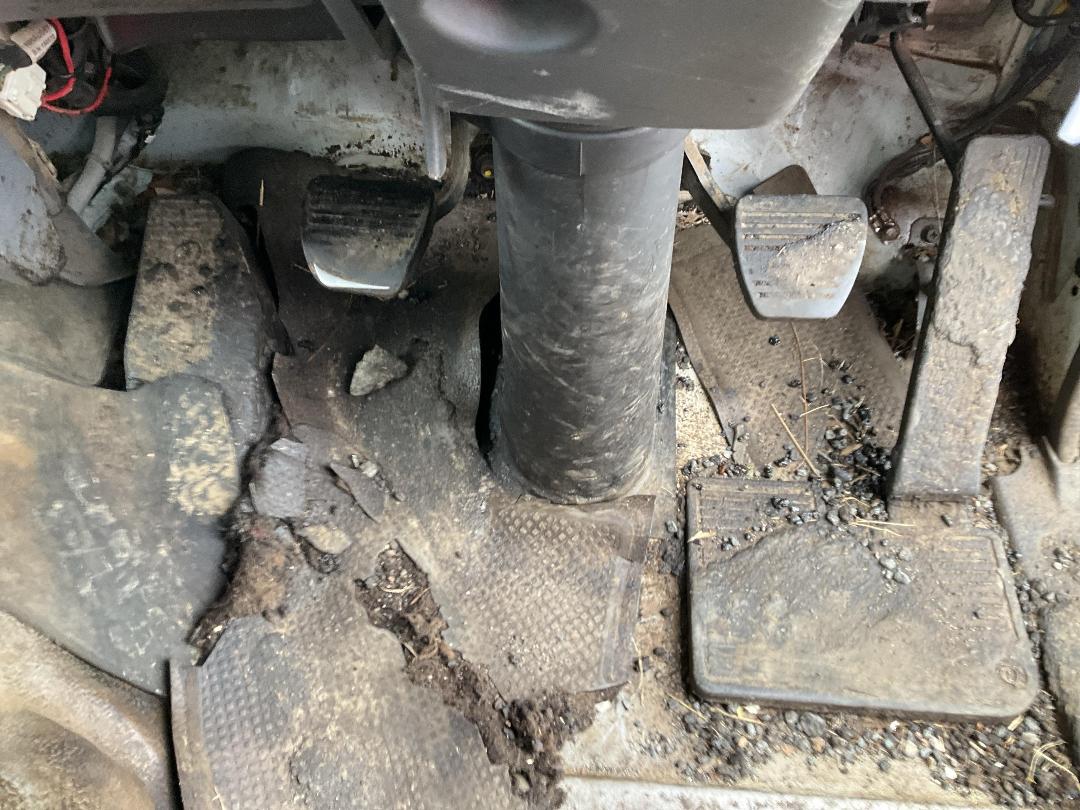 Photo '15' of Isuzu F Series FRR500 Sweeper Truck Photo '15' of Isuzu F Series FRR500 Sweeper Truck