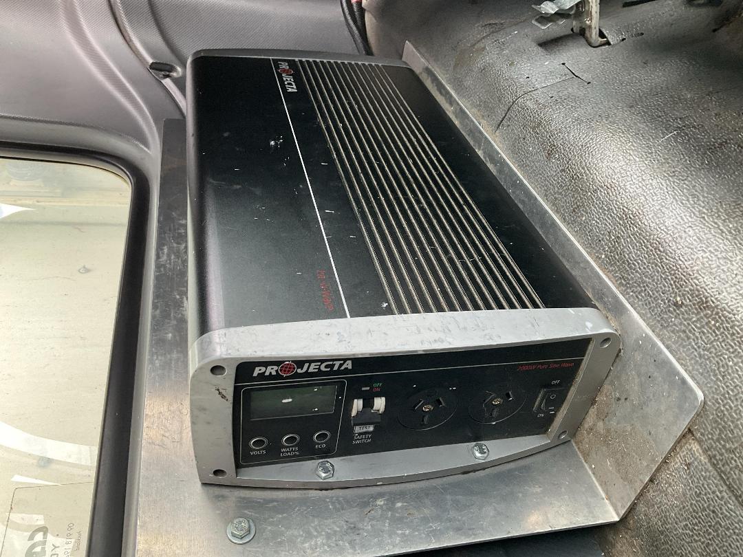 Photo '17' of Isuzu F Series FRR500 Sweeper Truck Photo '17' of Isuzu F Series FRR500 Sweeper Truck