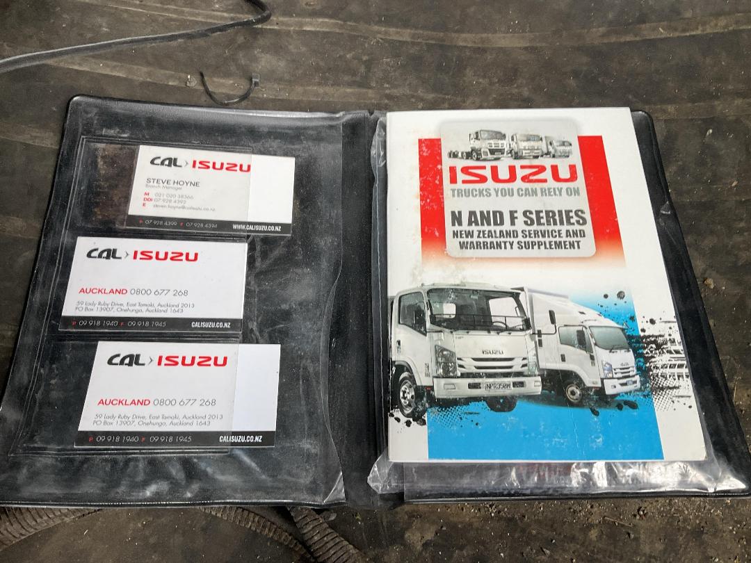 Photo '16' of Isuzu F Series FRR500 Sweeper Truck Photo '16' of Isuzu F Series FRR500 Sweeper Truck