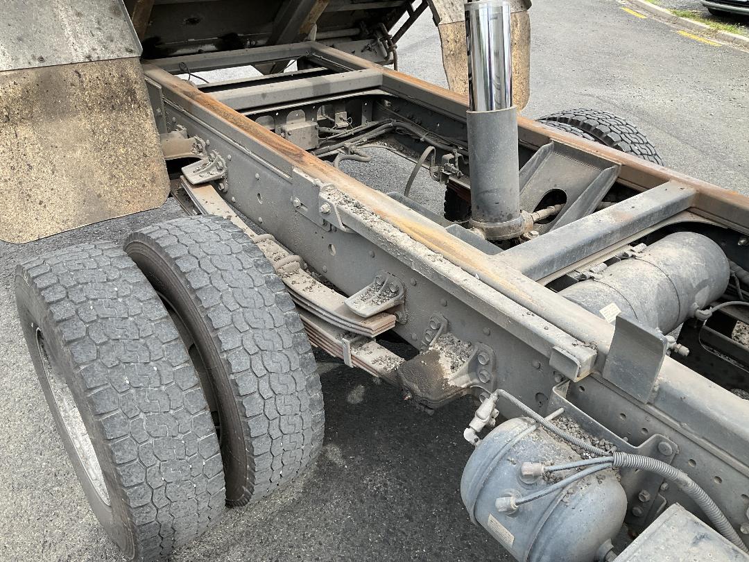 Photo '20' of Isuzu F Series FRR500 Sweeper Truck Photo '20' of Isuzu F Series FRR500 Sweeper Truck