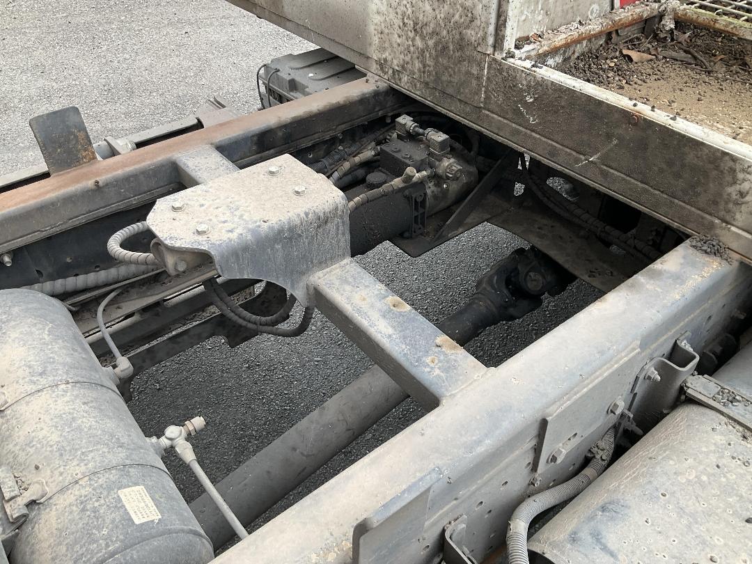 Photo '21' of Isuzu F Series FRR500 Sweeper Truck Photo '21' of Isuzu F Series FRR500 Sweeper Truck