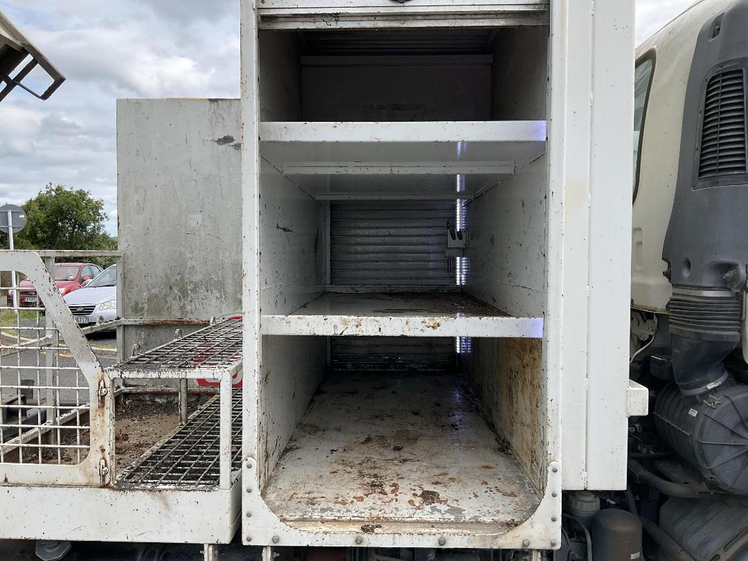 Photo '23' of Isuzu F Series FRR500 Sweeper Truck Photo '23' of Isuzu F Series FRR500 Sweeper Truck