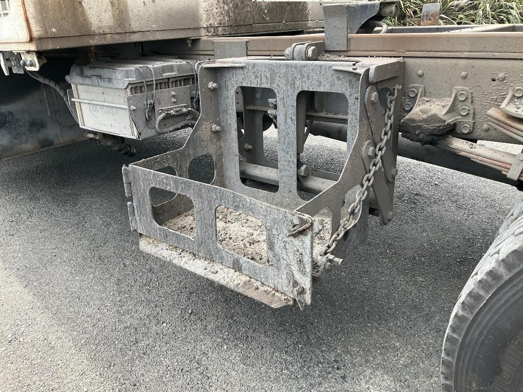 Photo '28' of Isuzu F Series FRR500 Sweeper Truck Photo '28' of Isuzu F Series FRR500 Sweeper Truck