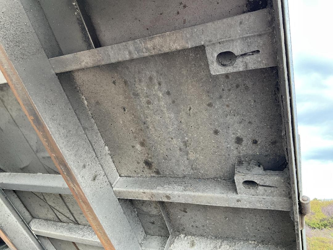 Photo '33' of Isuzu F Series FRR500 Sweeper Truck Photo '33' of Isuzu F Series FRR500 Sweeper Truck