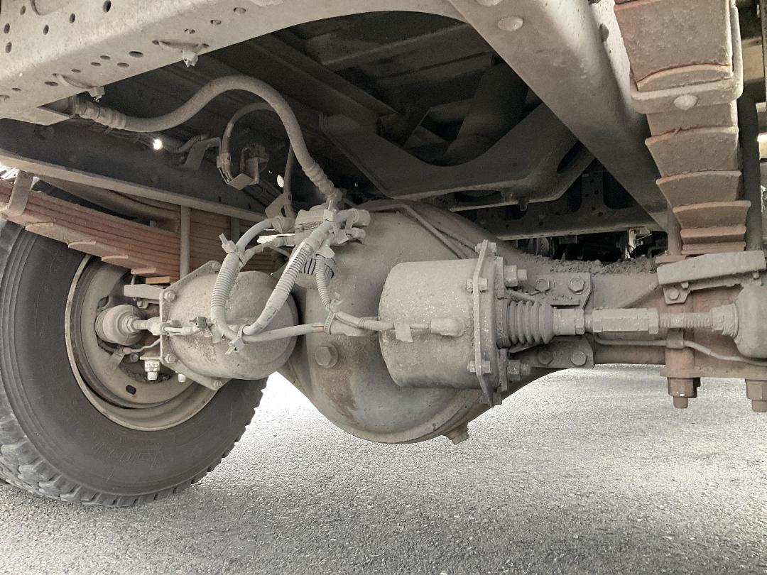 Photo '45' of Isuzu F Series FRR500 Sweeper Truck Photo '45' of Isuzu F Series FRR500 Sweeper Truck