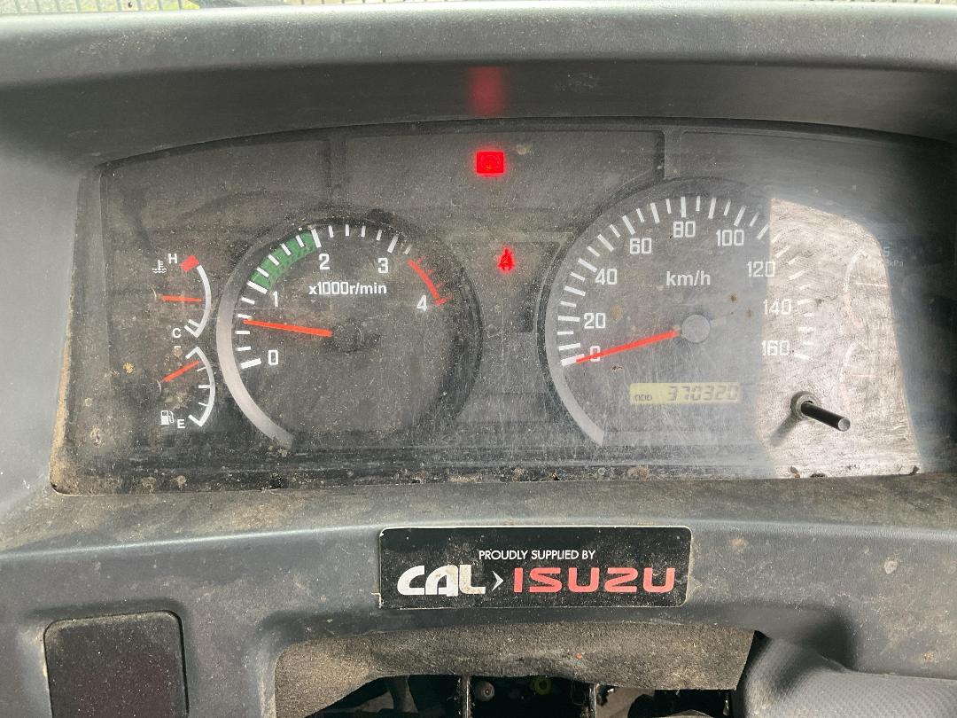 Photo '48' of Isuzu F Series FRR500 Sweeper Truck Photo '48' of Isuzu F Series FRR500 Sweeper Truck