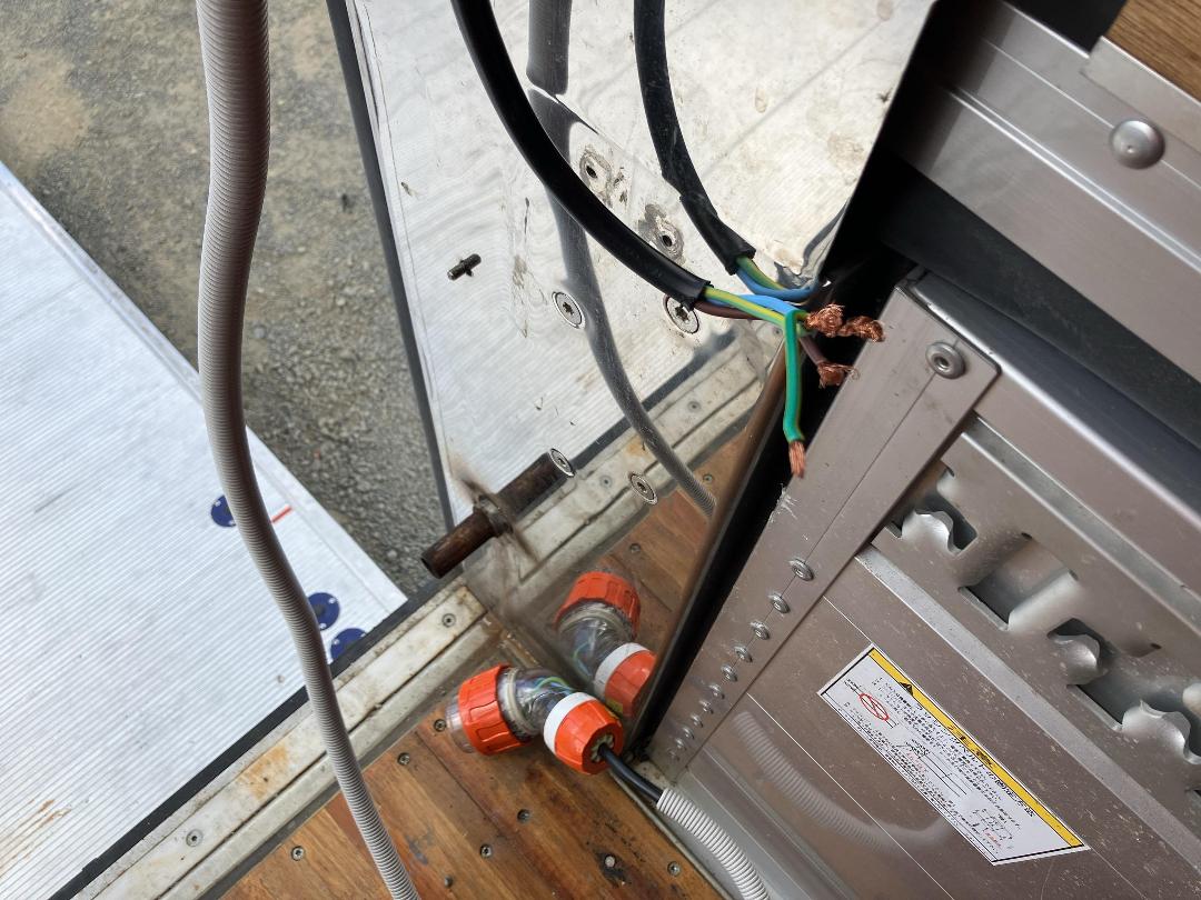 Photo '42' of Isuzu Giga Box Body Photo '42' of Isuzu Giga Box Body