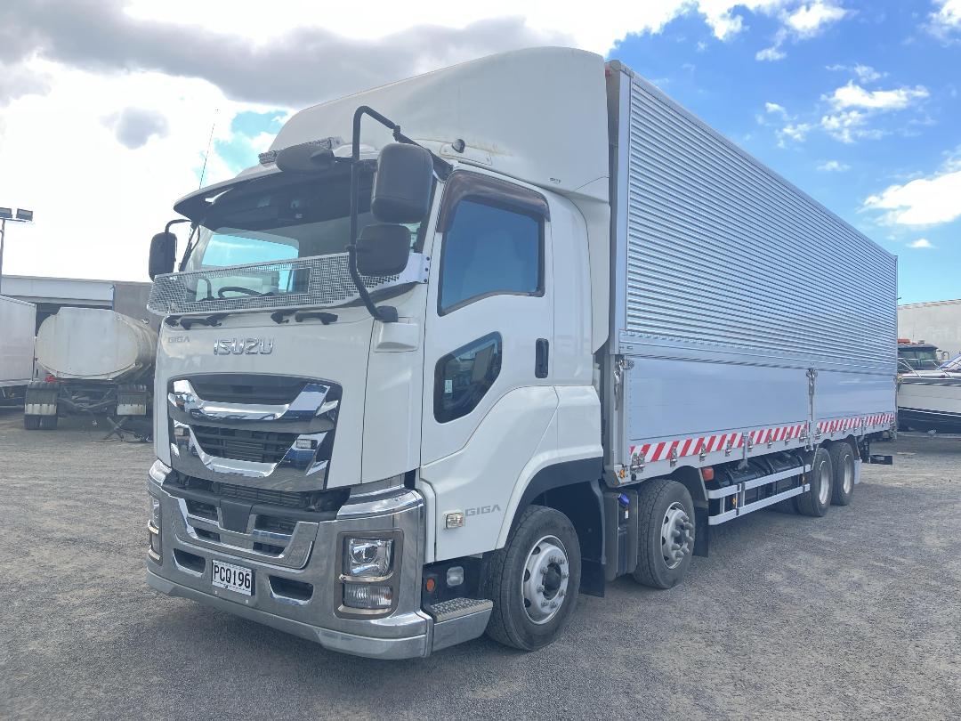 Photo '11' of Isuzu Giga Box Body Photo '11' of Isuzu Giga Box Body