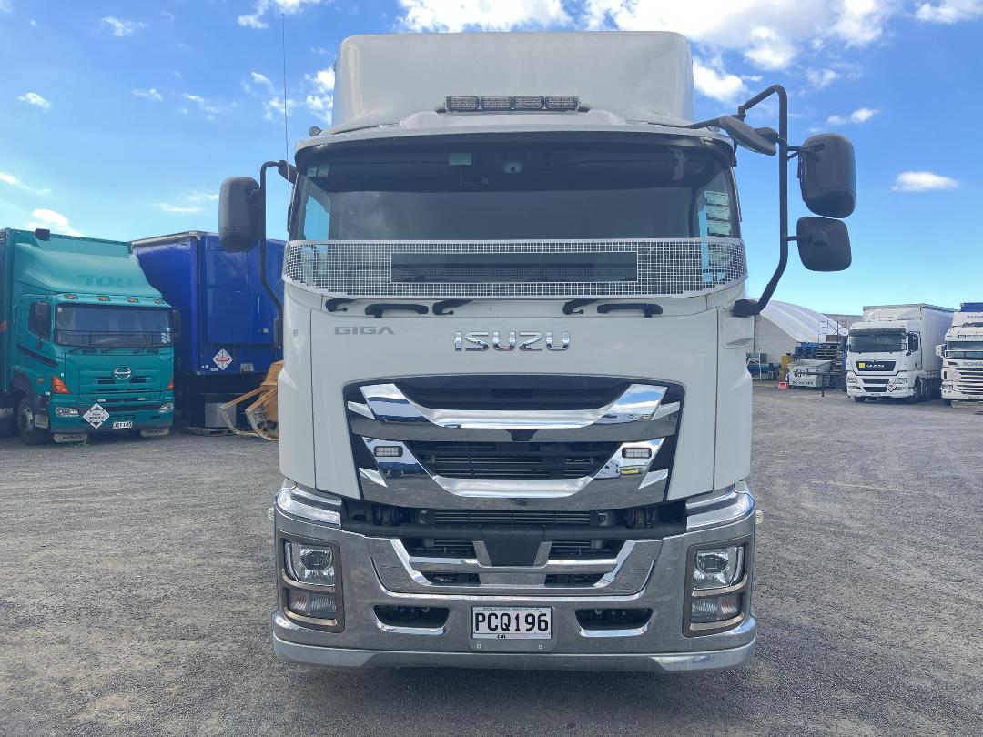 Photo '12' of Isuzu Giga Box Body Photo '12' of Isuzu Giga Box Body