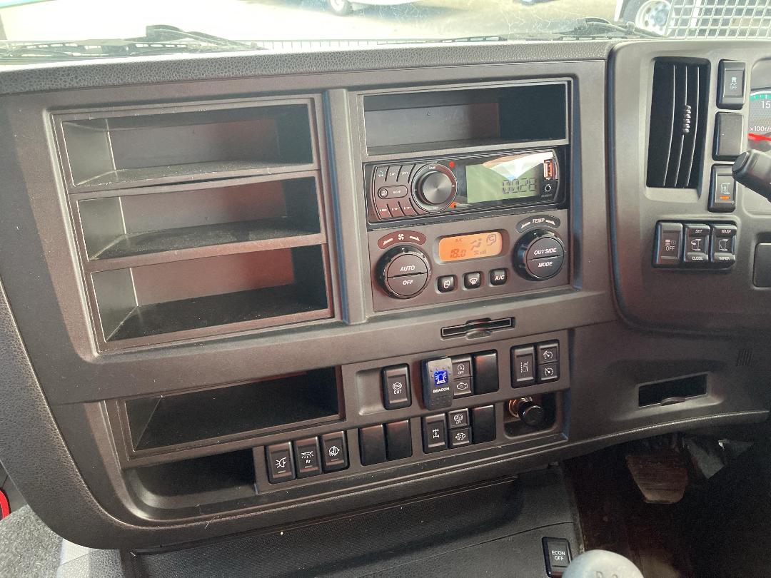 Photo '21' of Isuzu Giga Box Body Photo '21' of Isuzu Giga Box Body