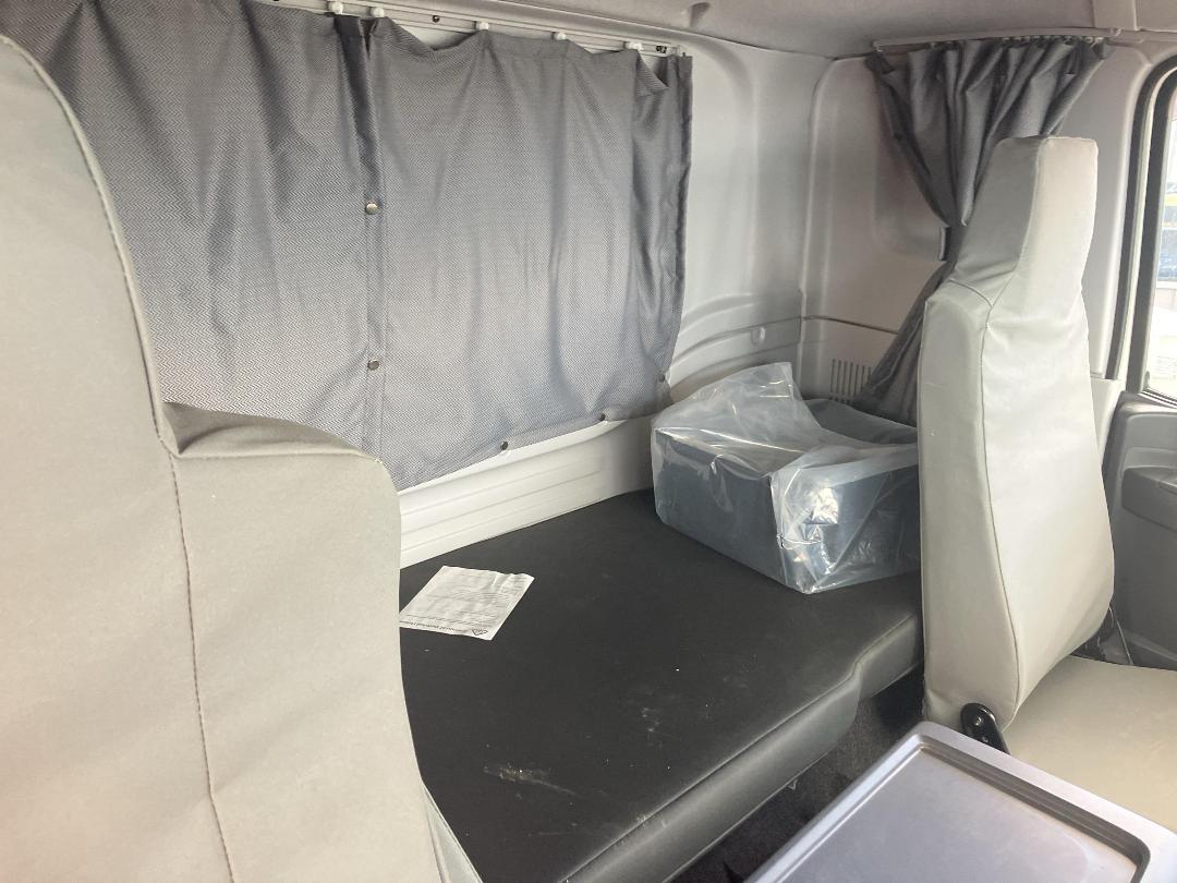 Photo '25' of Isuzu Giga Box Body Photo '25' of Isuzu Giga Box Body