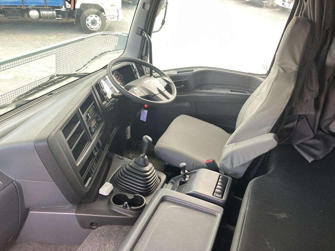 Photo '28' of Isuzu Giga Box Body Photo '28' of Isuzu Giga Box Body